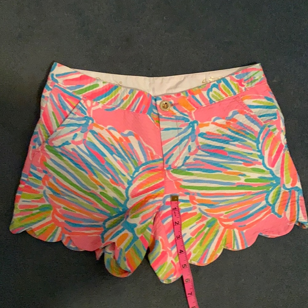 Lilly Pulitzer Buttercup Shorts. Great condition worn once - Picture 4 of 4